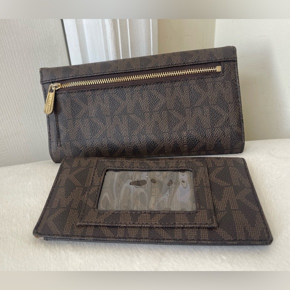 Michael Kors Dark Brown Signature Wallet set - Picture 2 of 10